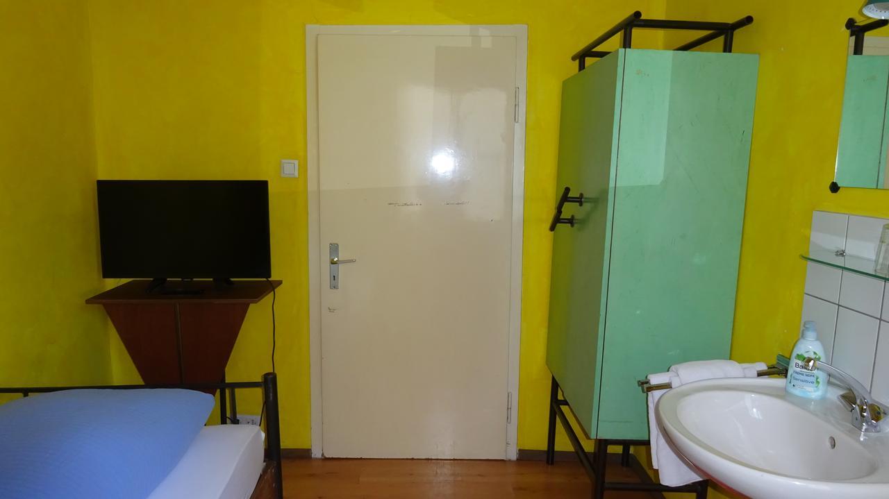 Hostel El Bocado Friedrichshafen Eksteriør billede